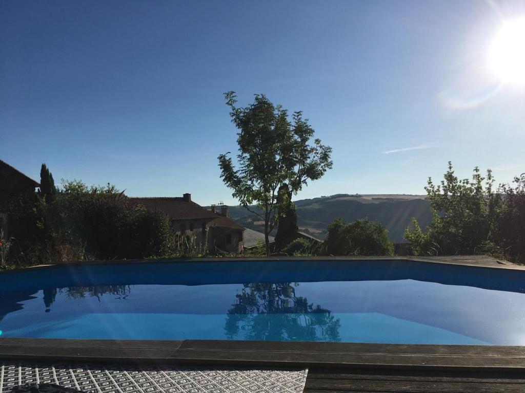 La Maison Bleue Canelle Laval-Roqueceziere Extérieur photo